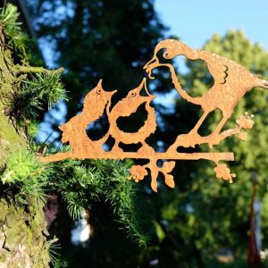 Geluksvogel Roodborstje Met Jongen Staal Roestbruin, voor in een boom