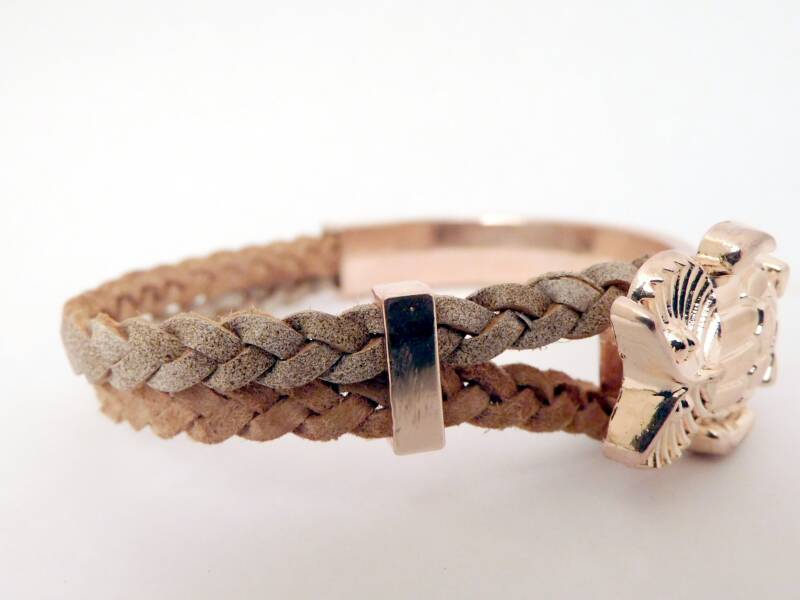 Aparte goldplated armband met Uiltje en leer in 3 maten